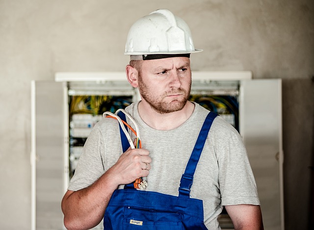 Security Alarm Installation and Maintenance – A Good Earner For Tradespeople